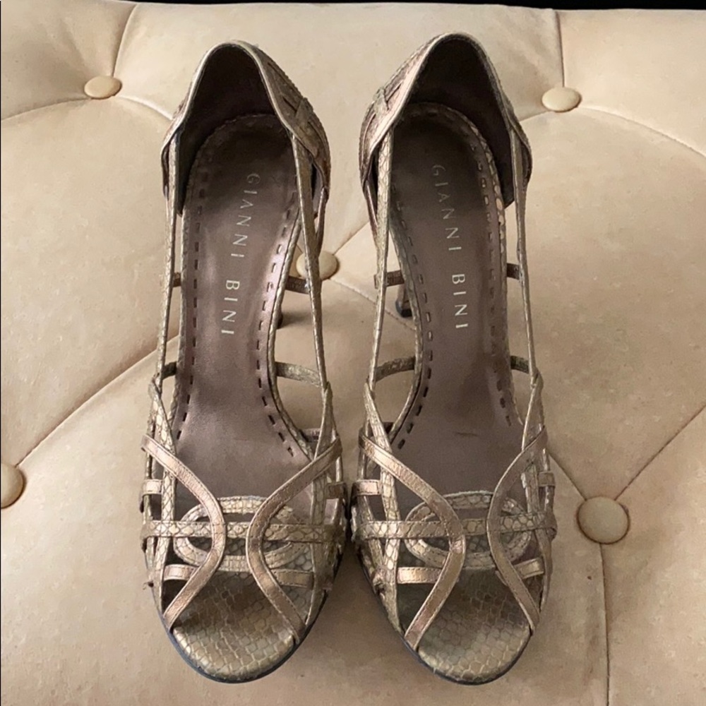 Gianni Bini gold heels